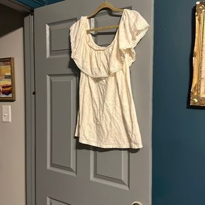 Old Navy cream ruffle top. Size large.